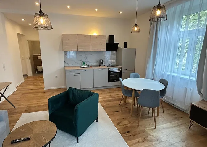 شقة Altbauwohnung Mit Charme - Selbst Check In - Queensize Bett *
