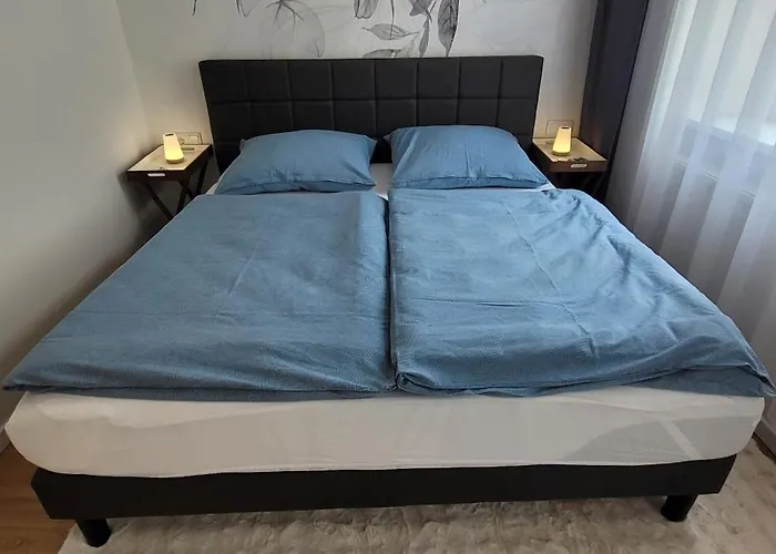Altbauwohnung Mit Charme - Selbst Check In - Queensize Bett شقة فيينا